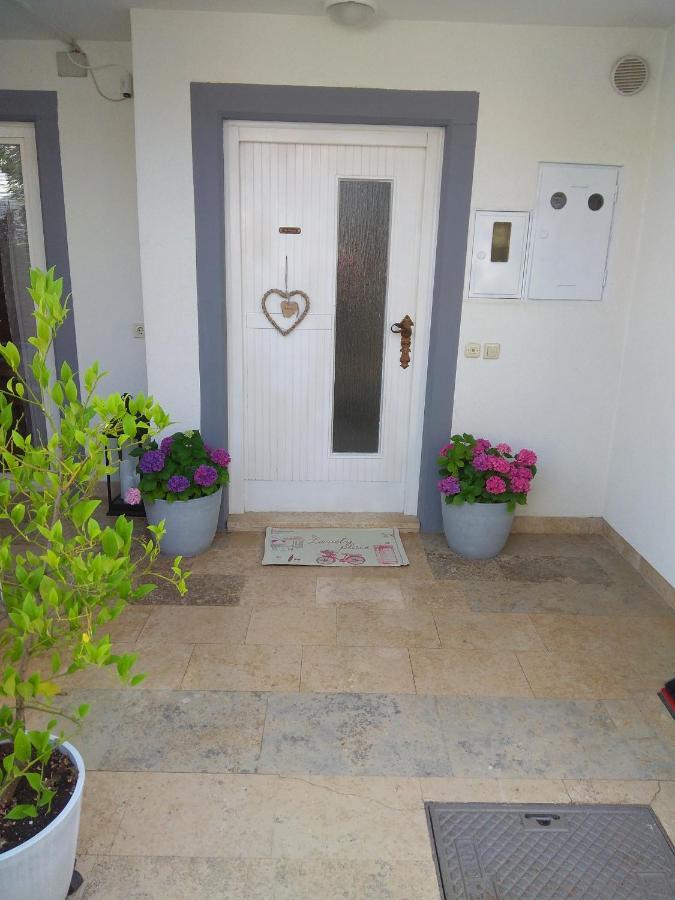 Apartment Rosse Poreč Exteriör bild